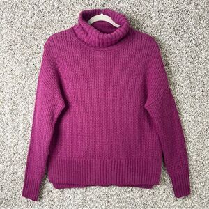 Cupcakes and Cashmere Sweater Women’s Small Magenta Purple Soft Knit Turtleneck